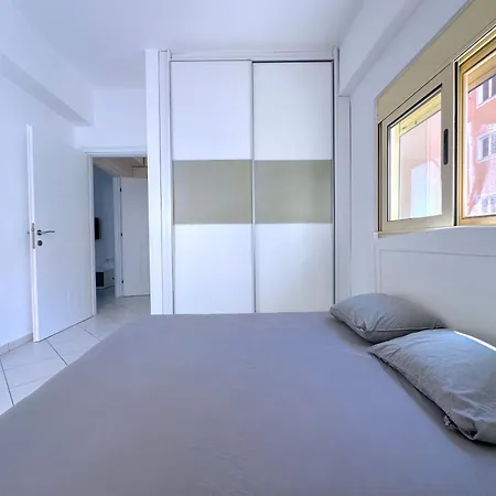 Neat And Central, Sleeps 6 *