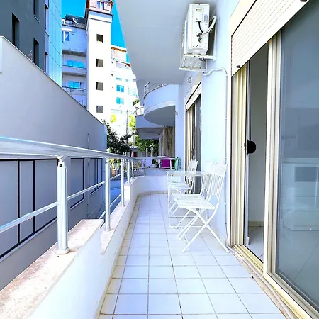 Neat And Central, Sleeps 6