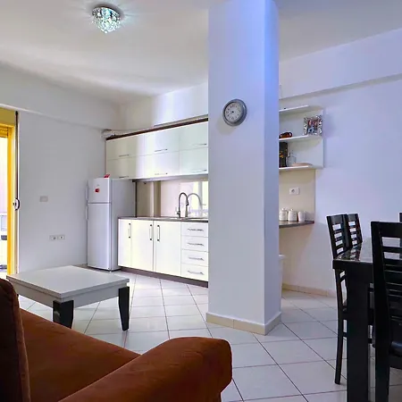 Appartement Neat And Central, Sleeps 6 *