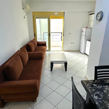 Neat And Central, Sleeps 6 Lägenhet Sarandë