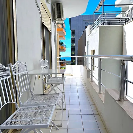 Lägenhet Neat And Central, Sleeps 6