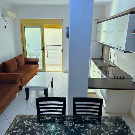 Neat And Central, Sleeps 6 *